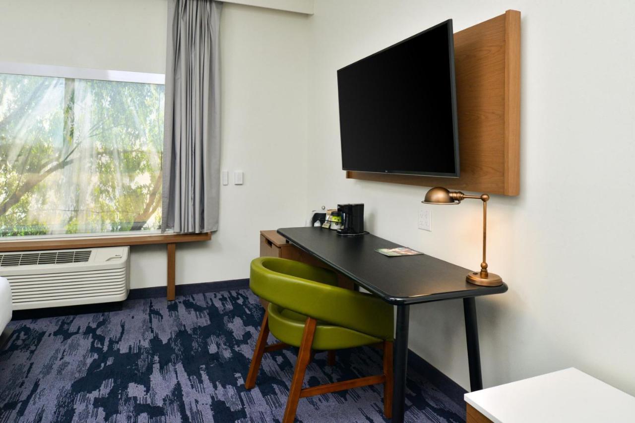 Fairfield Inn & Suites By Marriott Charlotte University Research Park Zewnętrze zdjęcie
